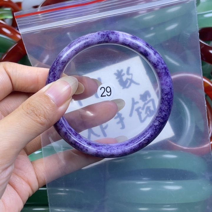 未镶嵌手镯石英质玉60