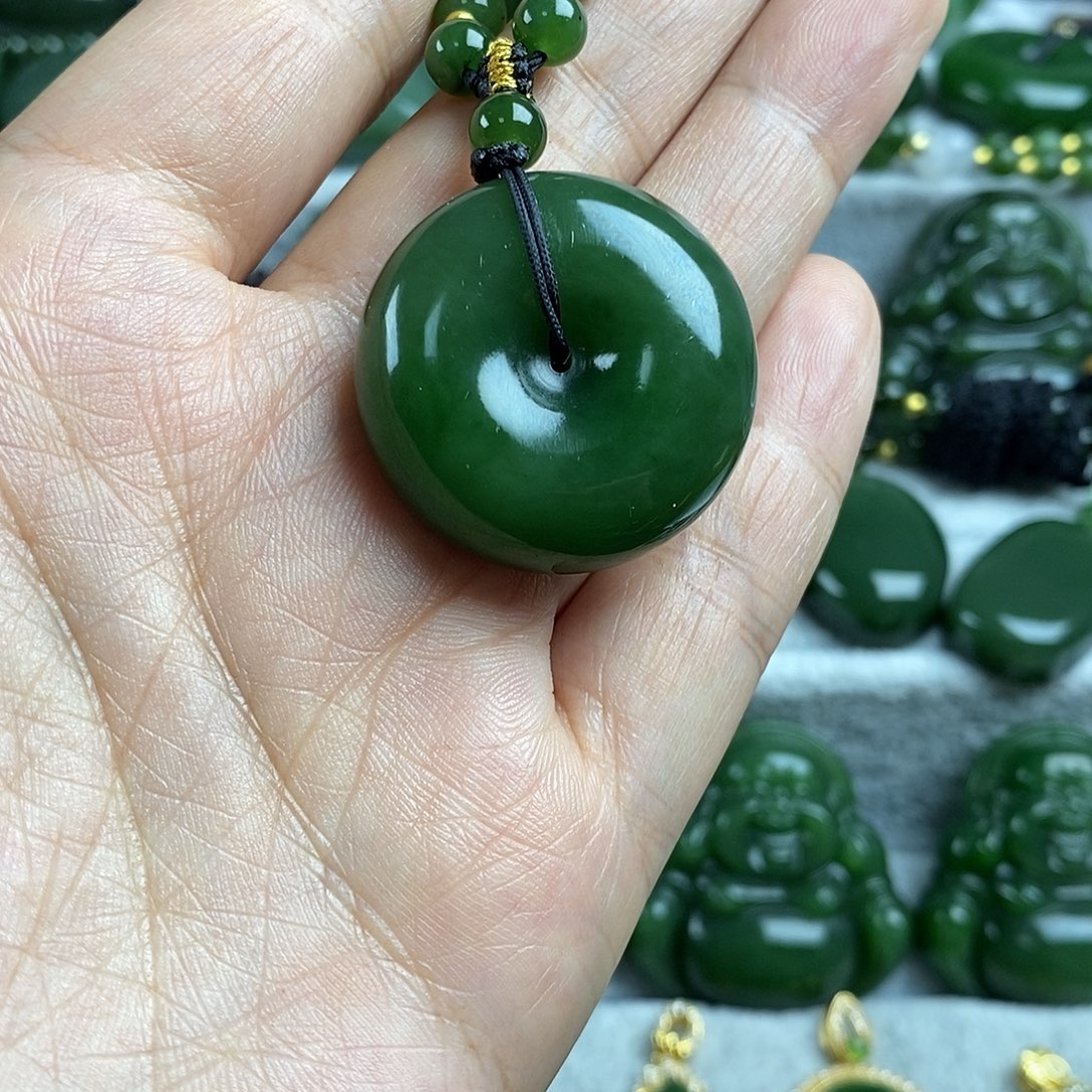 和田玉（碧玉）未镶嵌颈饰