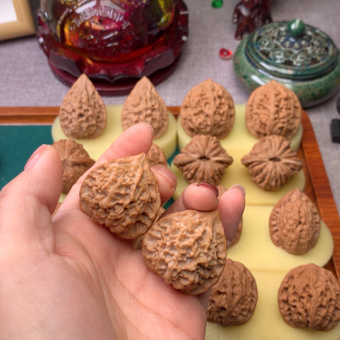 文玩核桃把件珊瑚塔33.5