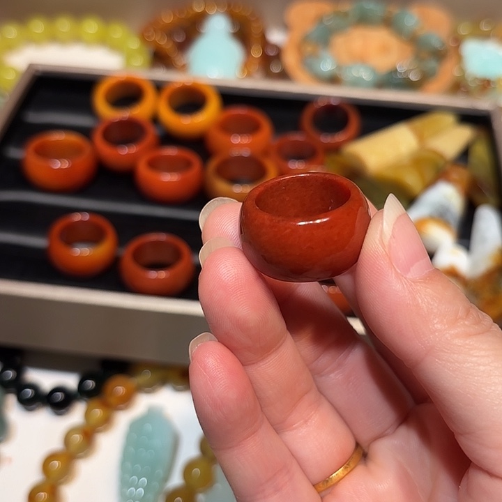 兮***曦蛇纹石玉未镶嵌戒指