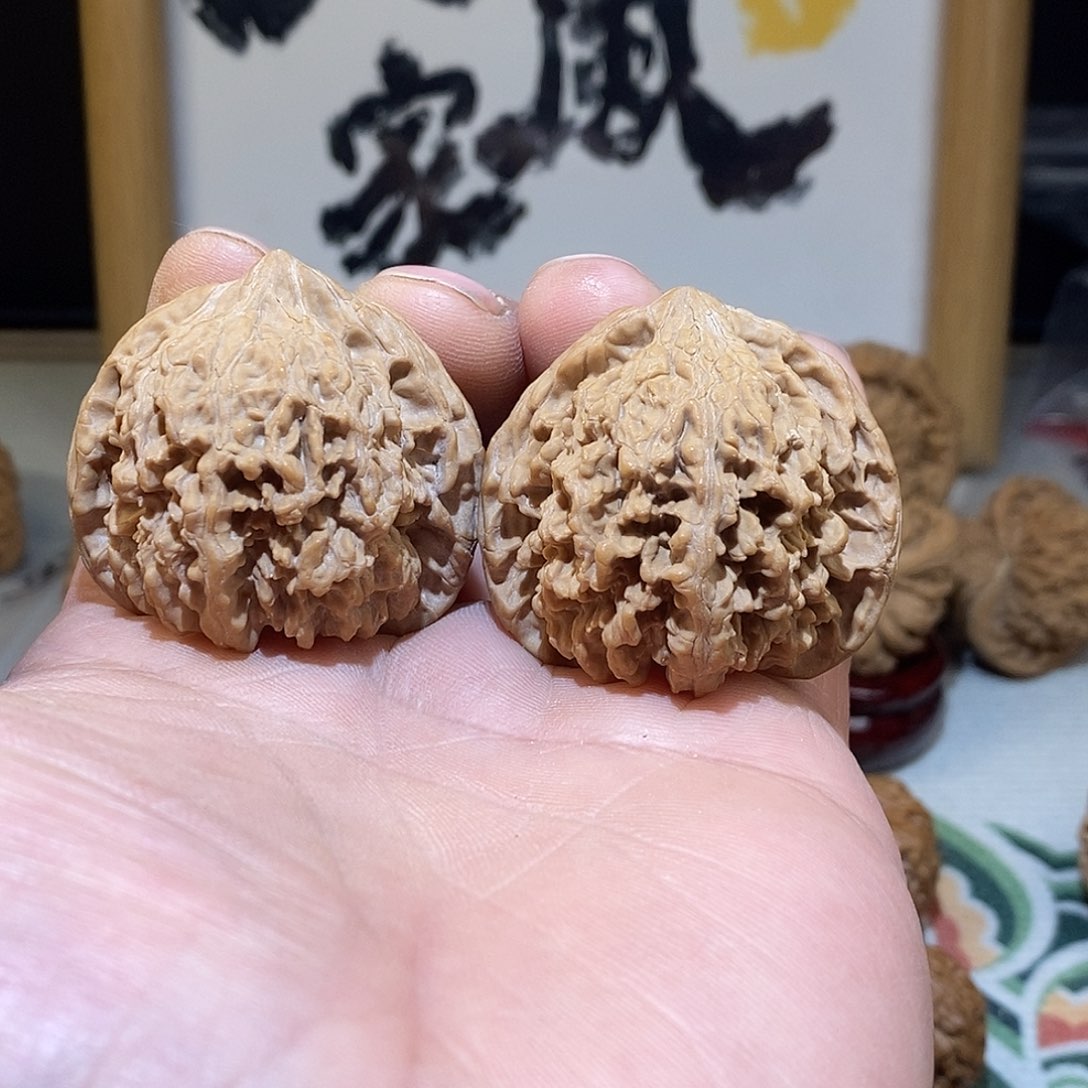 文玩核桃把件43尺满天星