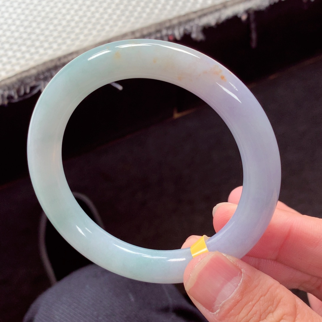 翡翠手镯未镶嵌缅甸