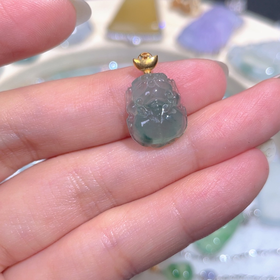颈饰18K金镶嵌翡翠翡翠
