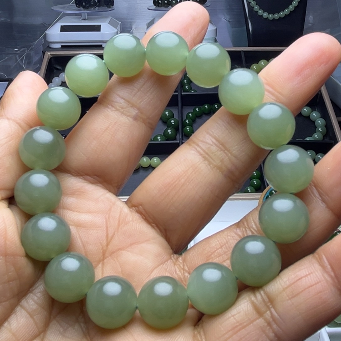 和田玉未镶嵌手串