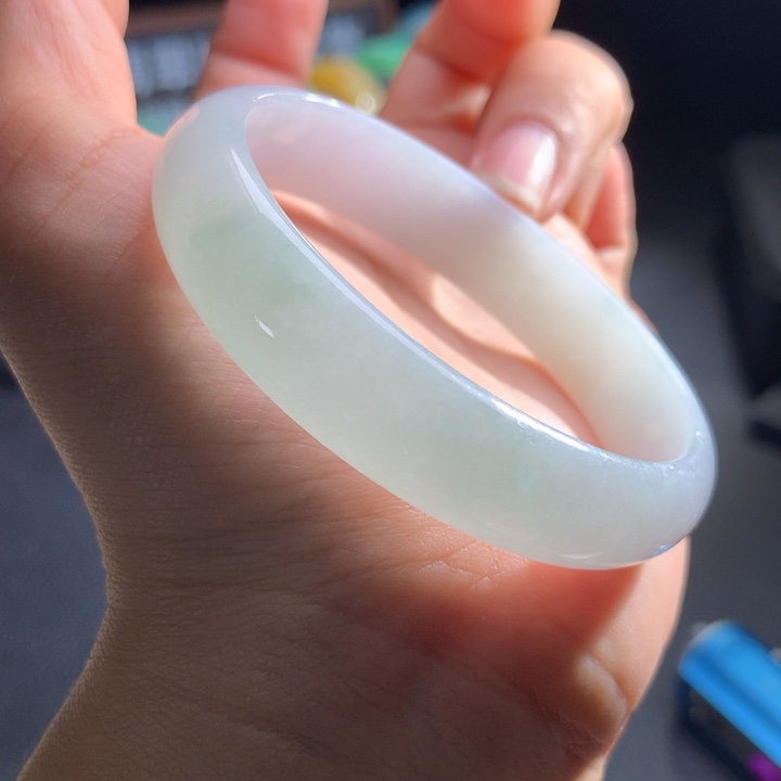 未镶嵌翡翠手镯定制翡翠