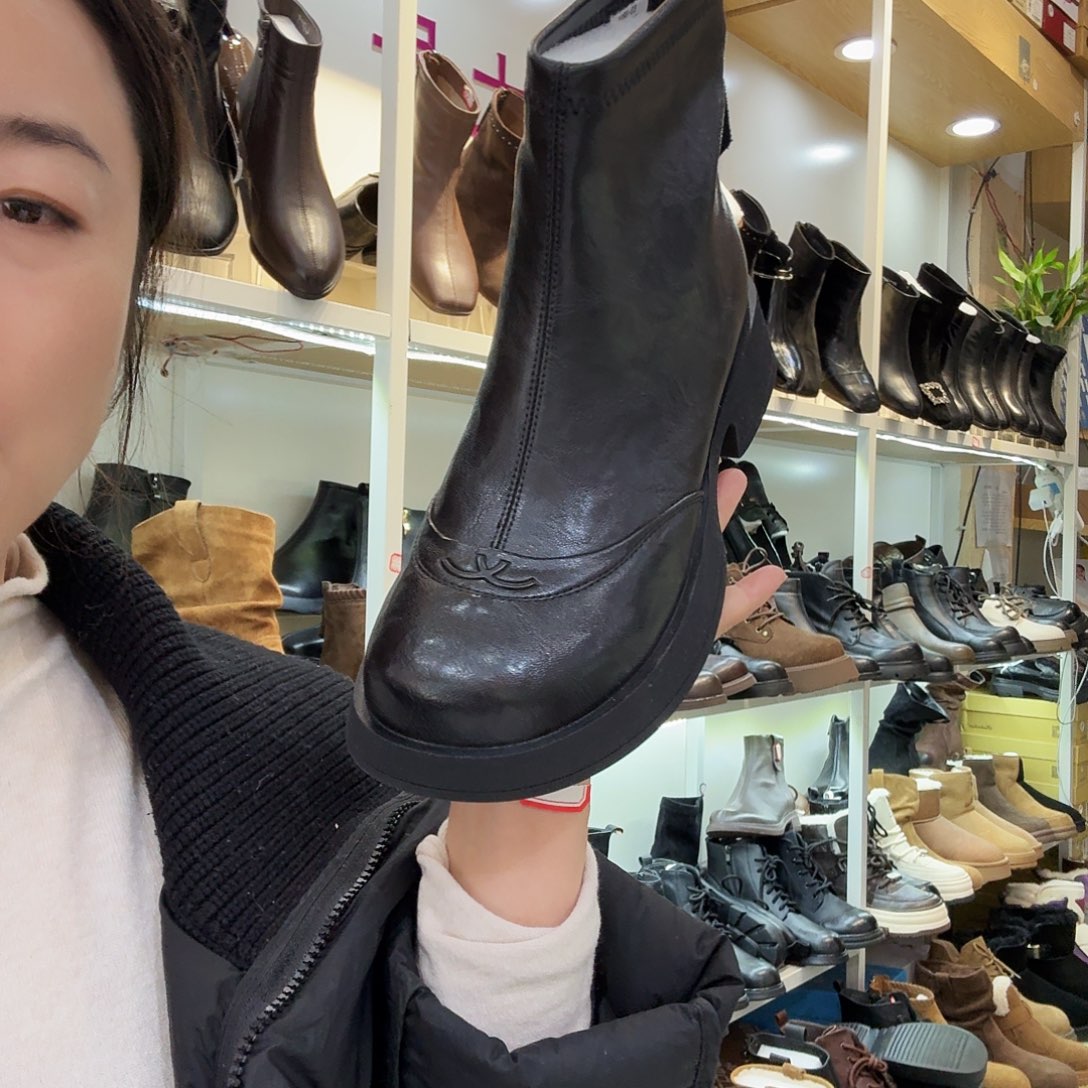 42一双亮点女人瘦瘦靴