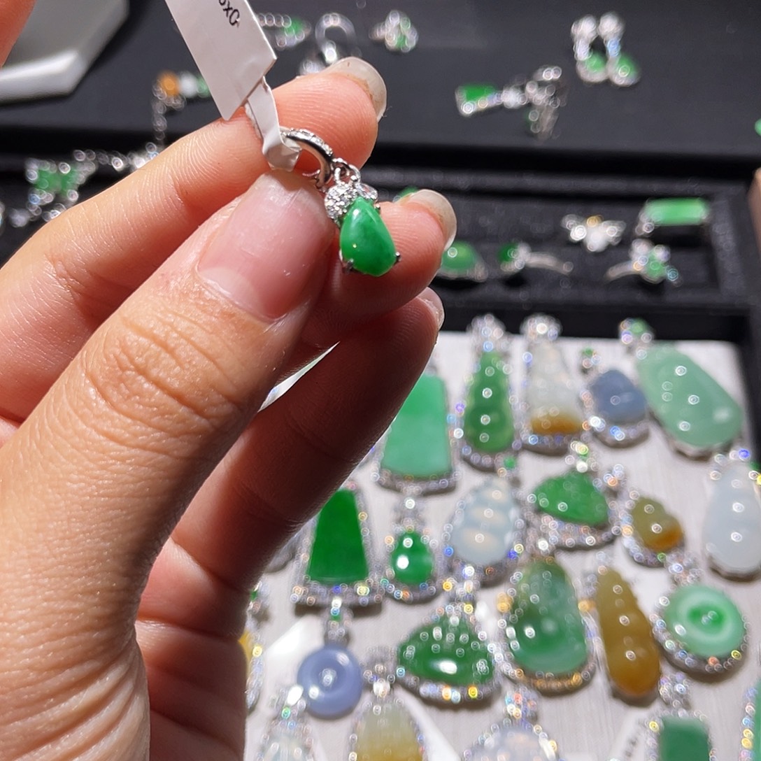 翡翠银S925镶嵌颈饰