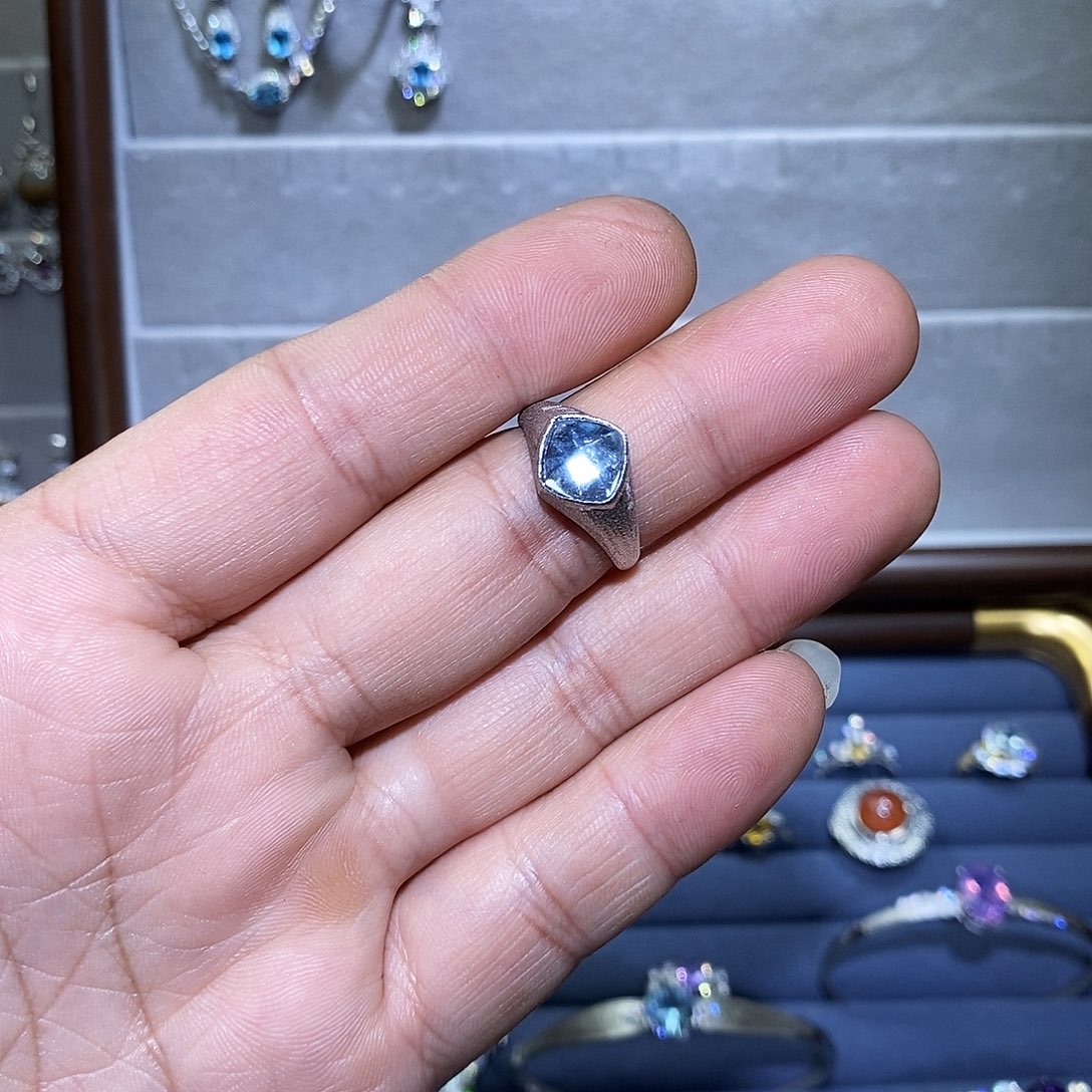 银S925镶嵌戒指托帕石