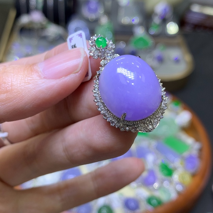 翡翠颈饰18K金镶嵌翡翠吊坠项链