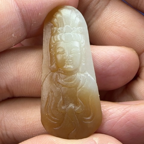 和田玉颈饰未镶嵌6.4克