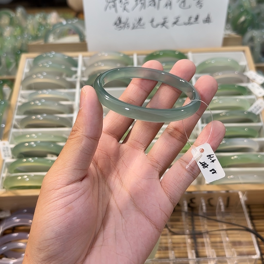 玛瑙/玉髓未镶嵌手镯圈口61.4