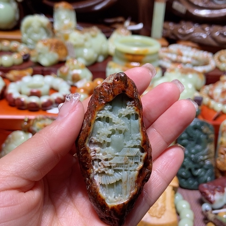 岫岩河磨玉（透闪石质玉）挂件未镶嵌