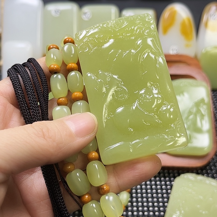 永***留玉生肖属猪绿色的