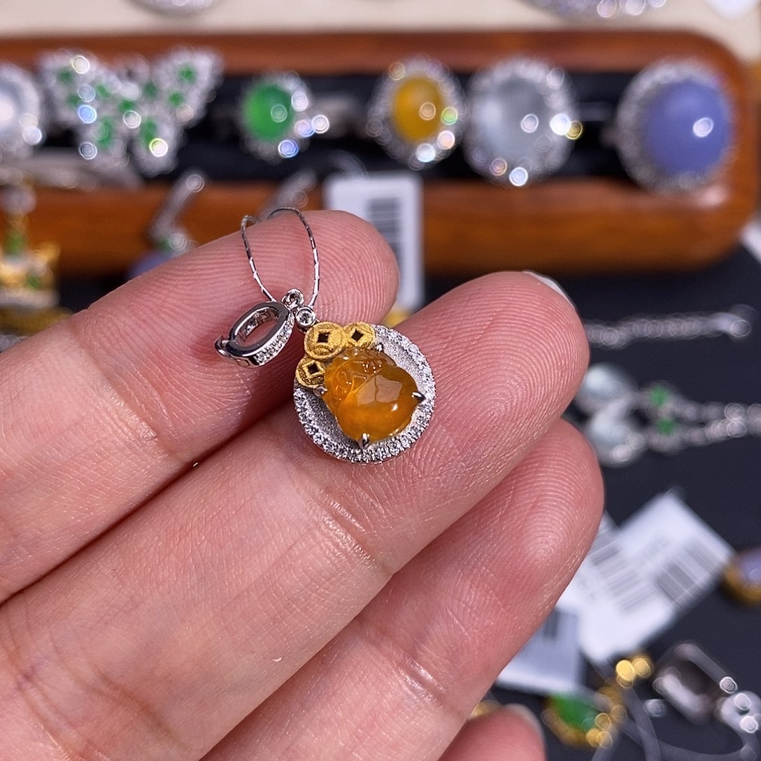 翡翠18K金镶嵌吊坠(不含链)潮*