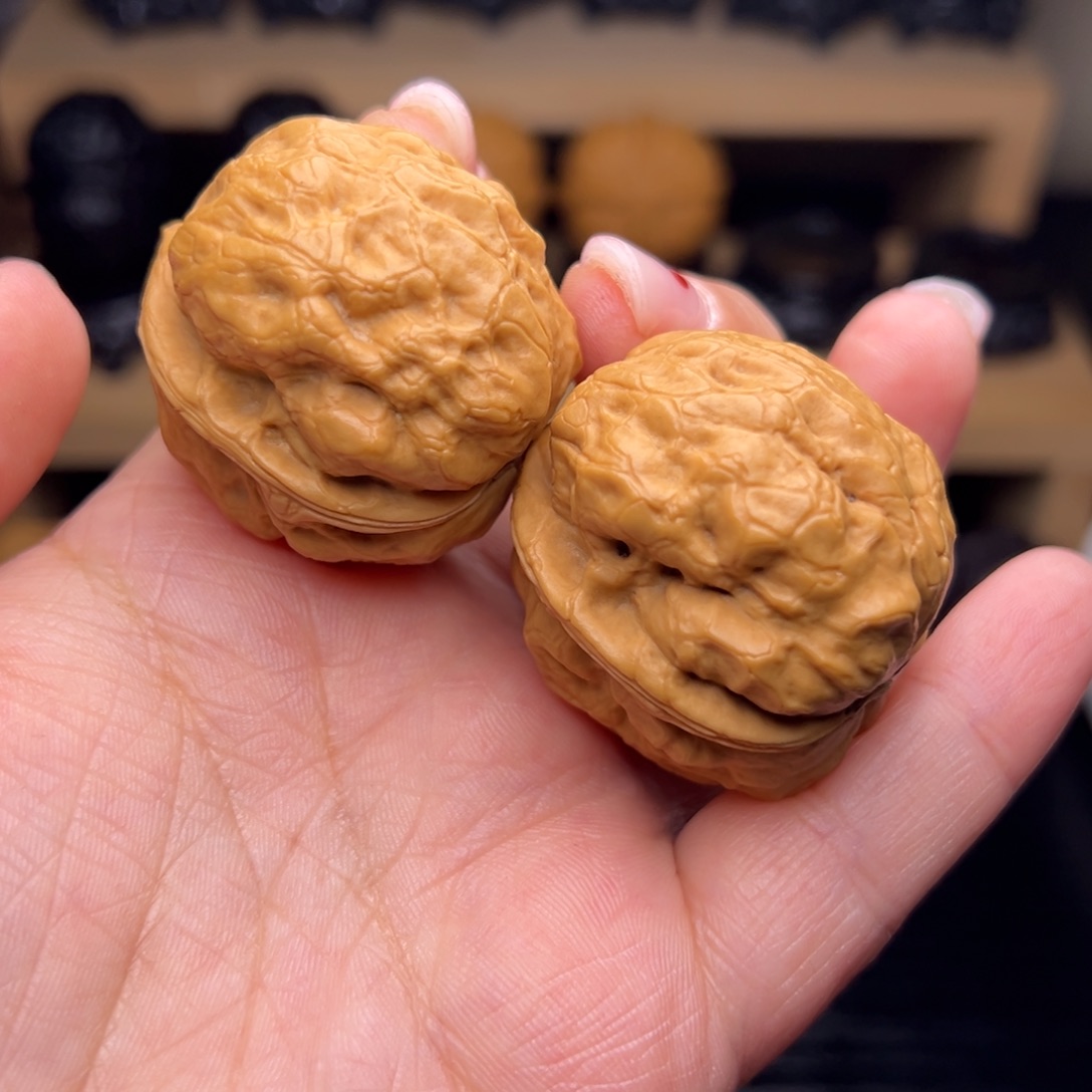 文玩核桃吊坠2z-------40尺（金蟾嘎哒包）