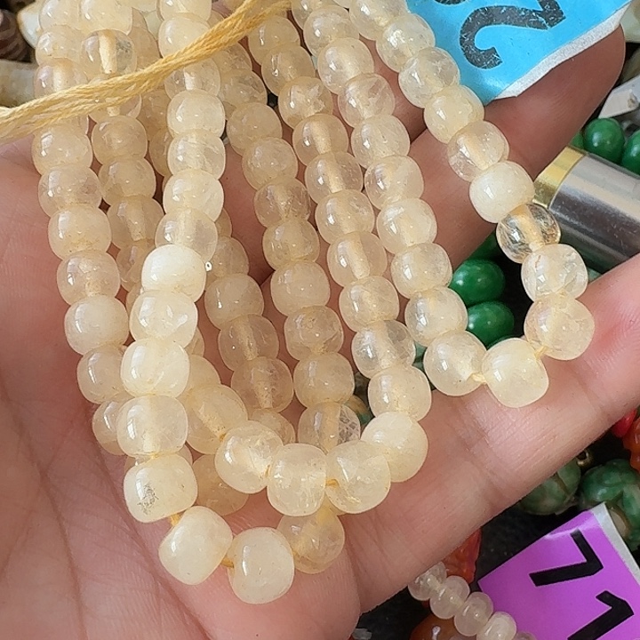 火***的玛瑙/玉髓未镶嵌颈饰