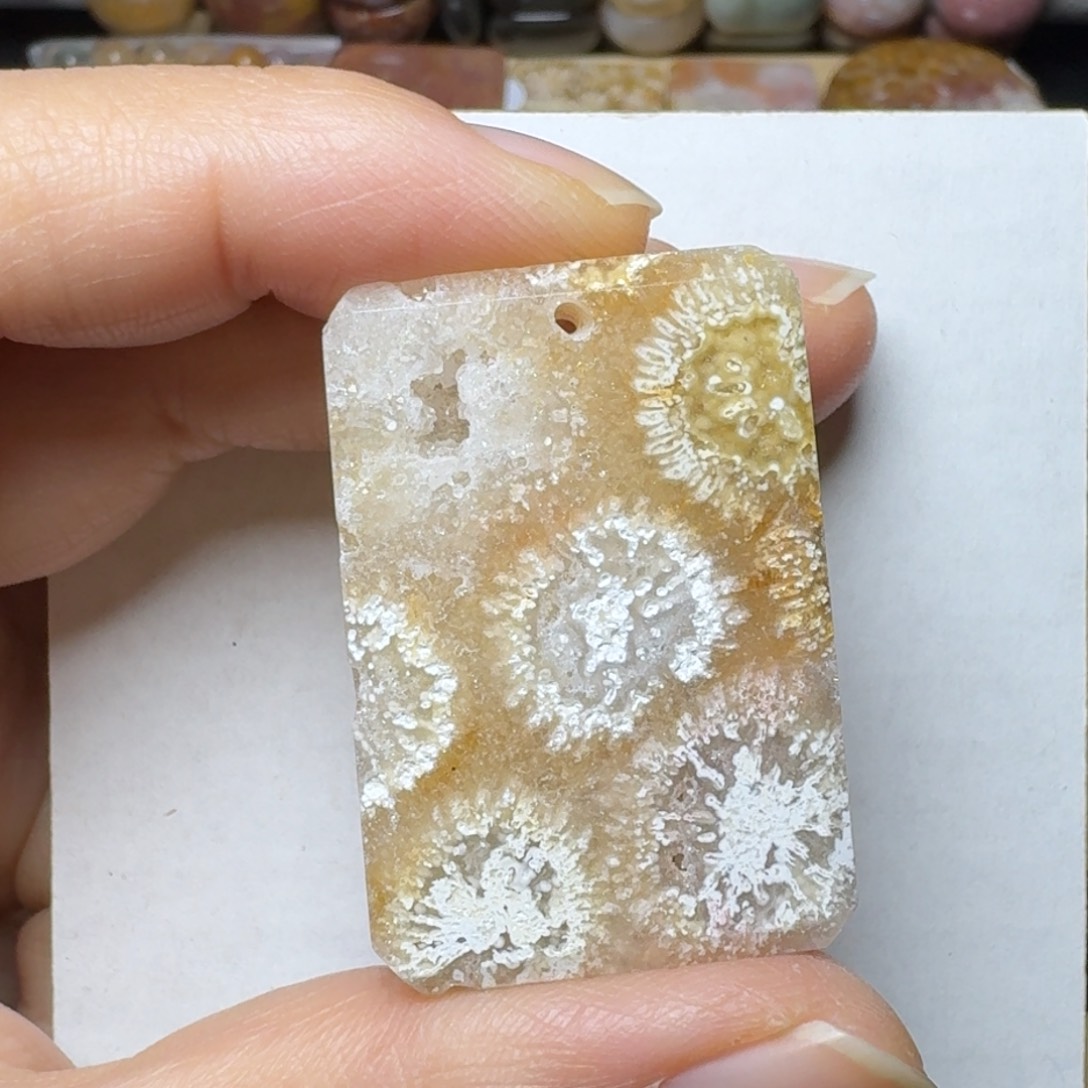 硅化玉骨骼烟花 水 晶花，孔不太正特价未镶嵌