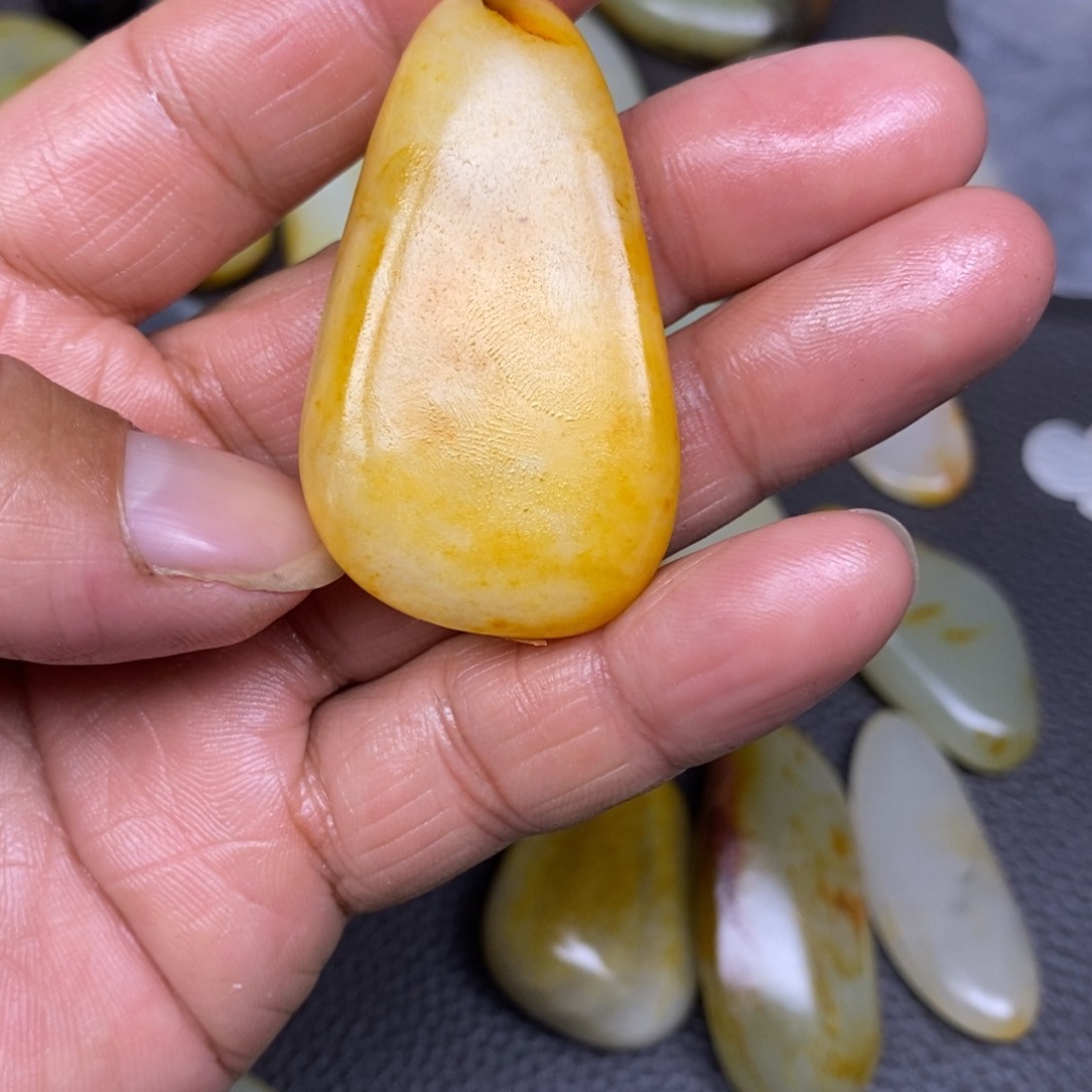 和田玉挂件未镶嵌