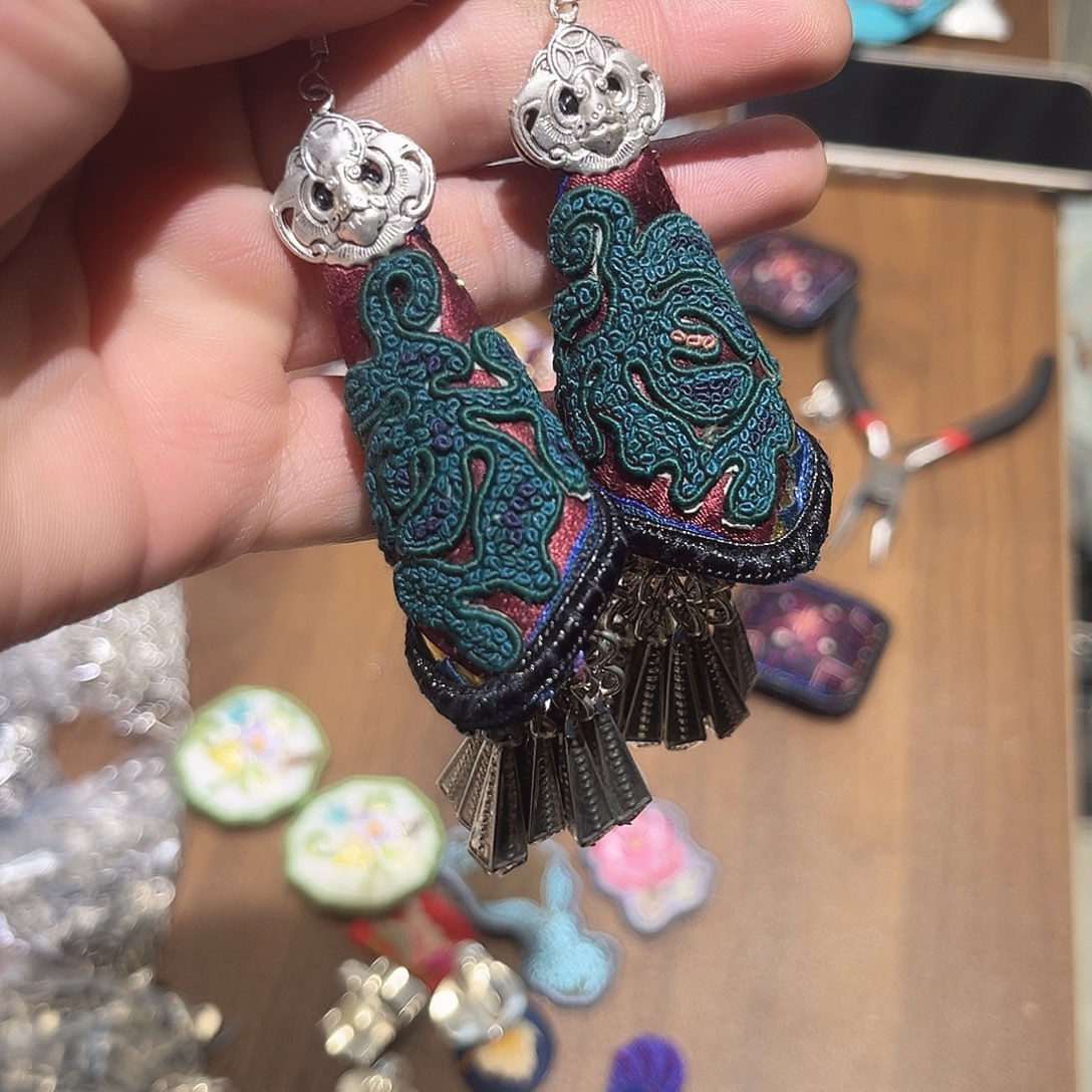 皮质铁合金耳环11122111