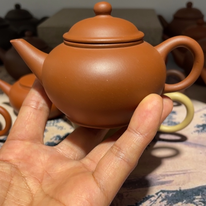 小***强紫砂茶壶在干嘛。不去