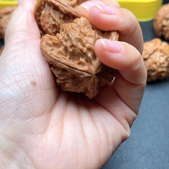 R***_核桃45尺白狮子拼接三棱