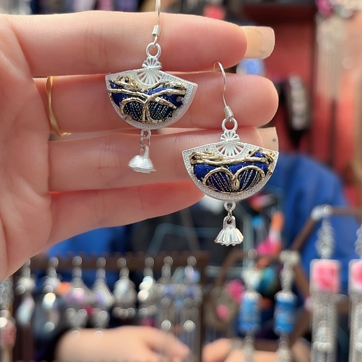 织绣云织谣老绣饰品28