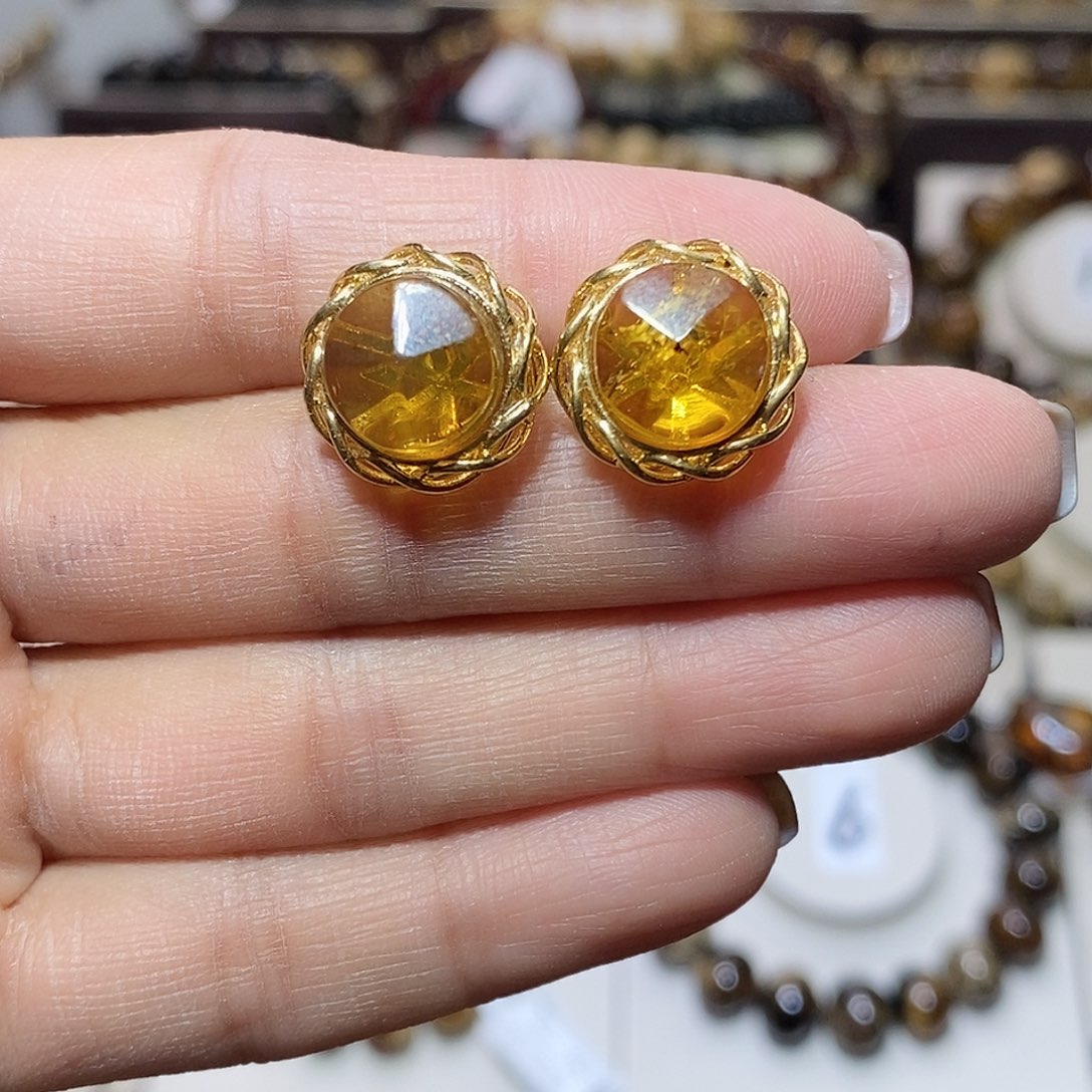 A***n琥珀未镶嵌裸石金珀银耳钉