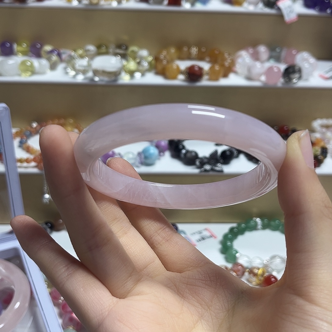 未镶嵌水晶手镯粉水晶手镯