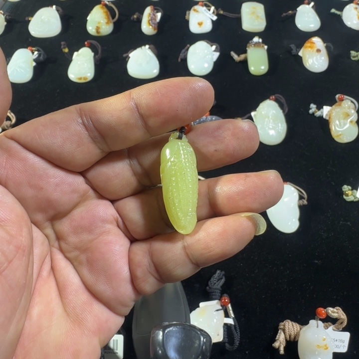 微***量和田玉银S925镶嵌颈饰