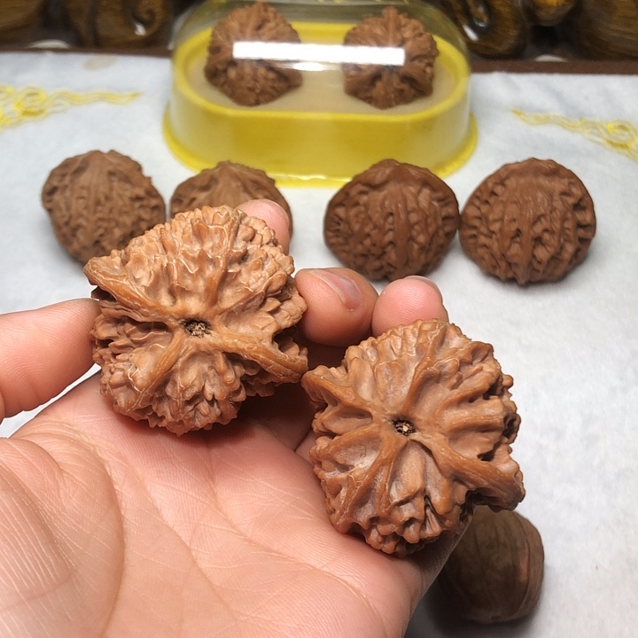 爱***.文玩核桃43.5苹果园