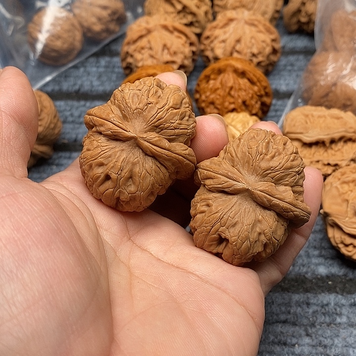 杨***～文玩核桃把件全品元宝45尺