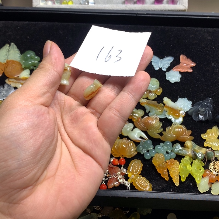 哈***ﾉ蛇纹石玉合金耳钉