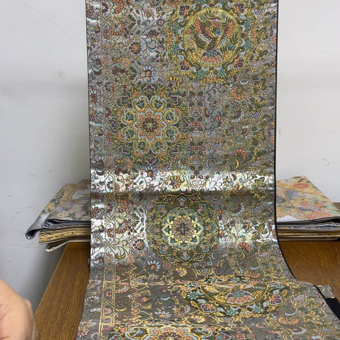 织绣织锦技艺超群出众