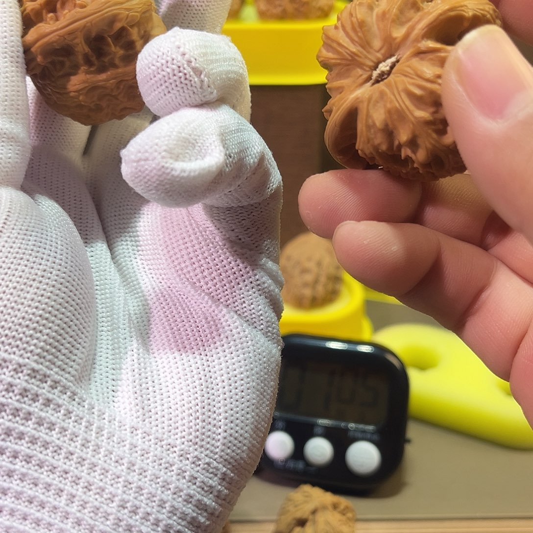 和***通吊坠文玩核桃白狮子