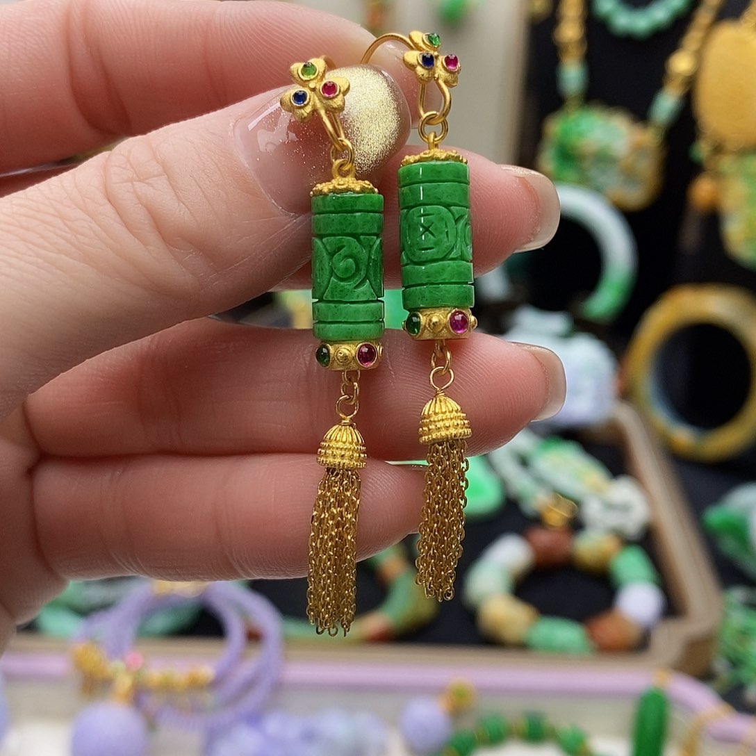 翡翠颈饰未镶嵌天然