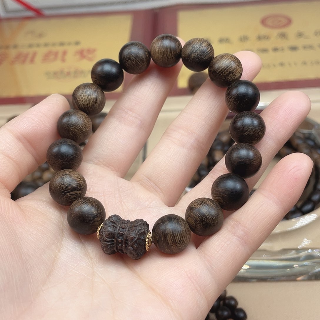 沉香手串越南芽庄白棋雷击缨子瘤疤1.2