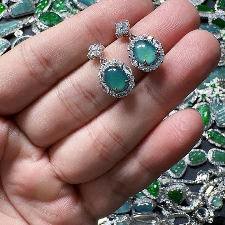 翡翠颈饰未镶嵌天然A货翡翠放漏