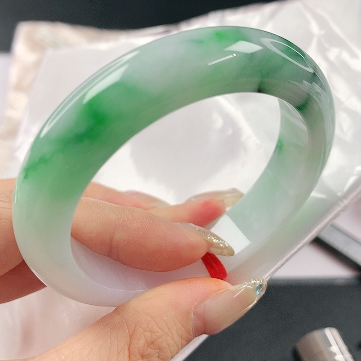 未镶嵌手镯翡翠，099