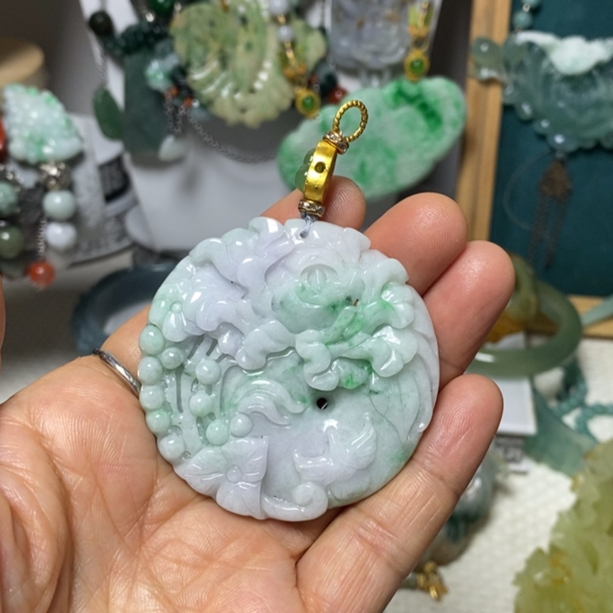 【闪购商品】翡翠吊坠(赠链)未镶嵌