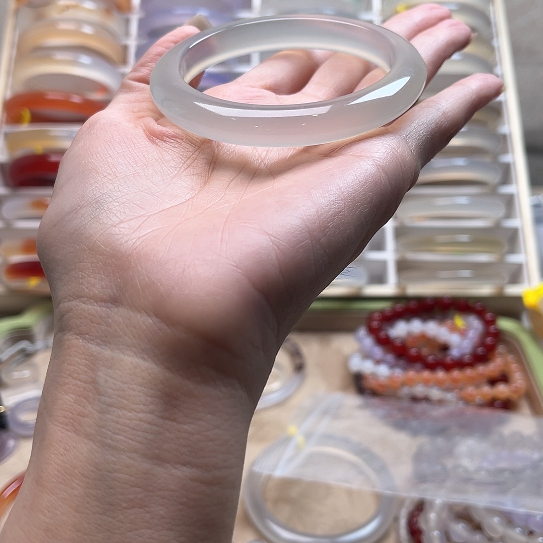 饿***吃玛瑙/玉髓未镶嵌手镯