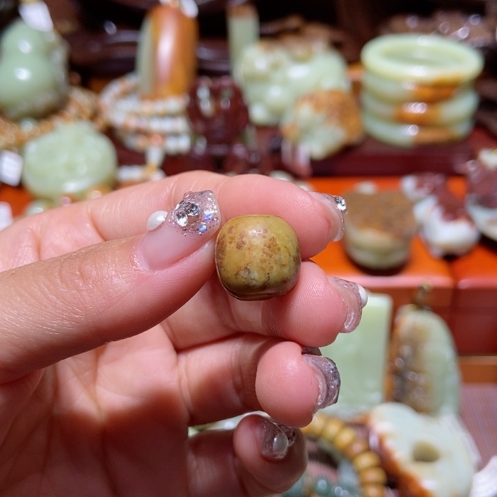 岫岩河磨玉（透闪石质玉）把件未镶嵌