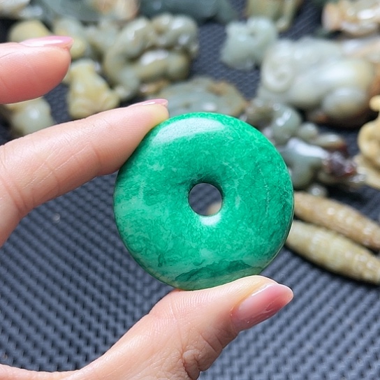 白玉菩提吊坠摆件