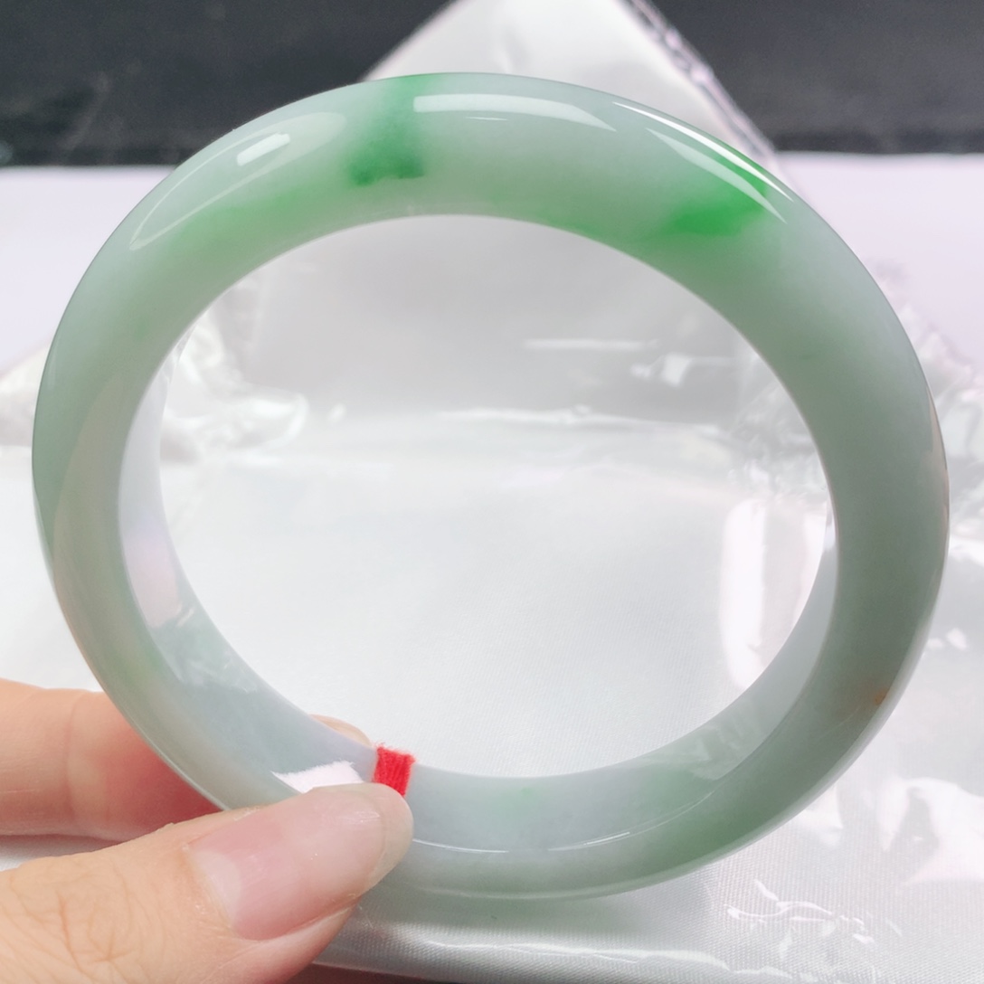 翡翠未镶嵌手镯翡翠61.0胶润细腻飘阳绿正圈