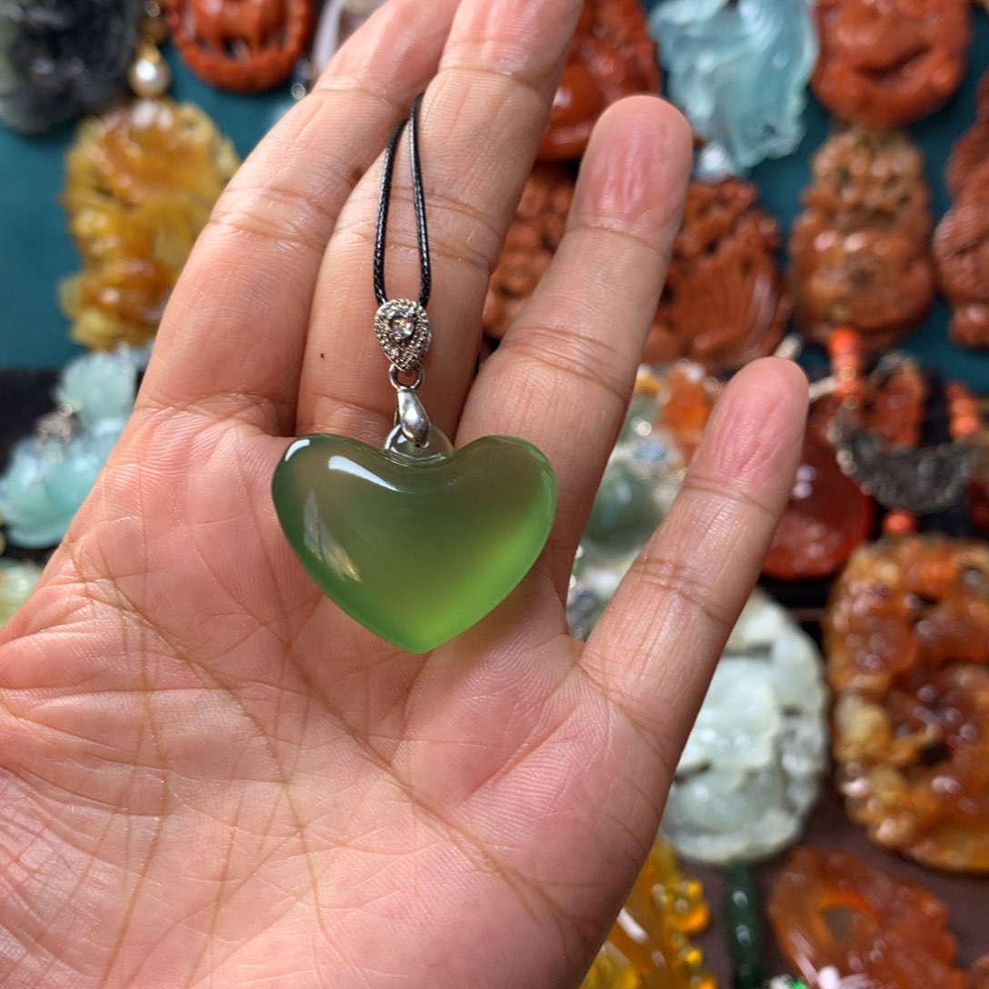 蛇纹石玉挂坠未镶嵌安*