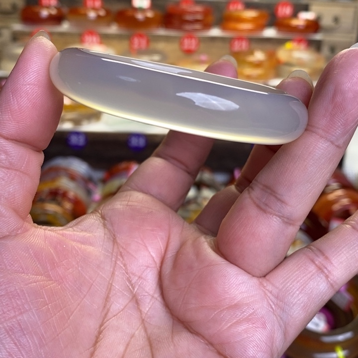 玛瑙/玉髓手镯未镶嵌?****