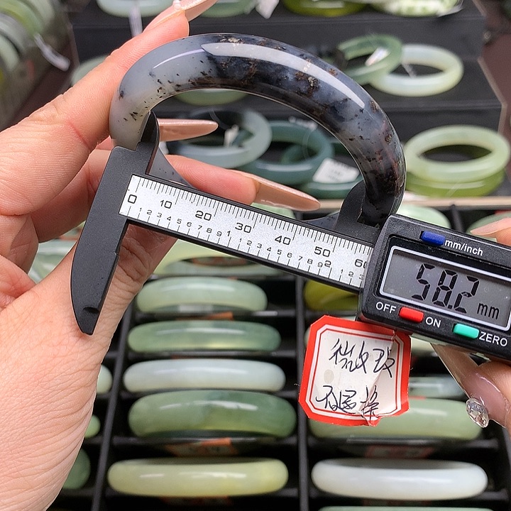 蛇纹石玉手镯未镶嵌567