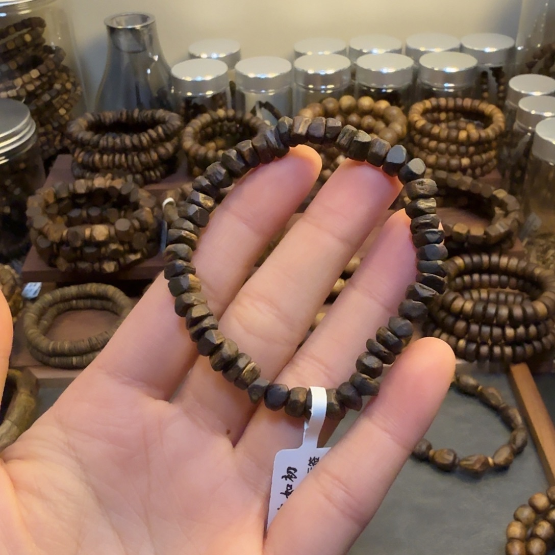 八***了沉香香囊沉香06碎银子单圈沉水5.3g 多样性发一