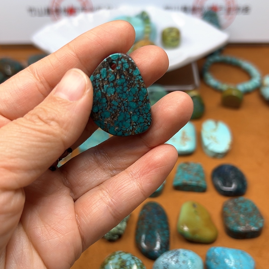 打***哥玛瑙/玉髓未镶嵌吊坠