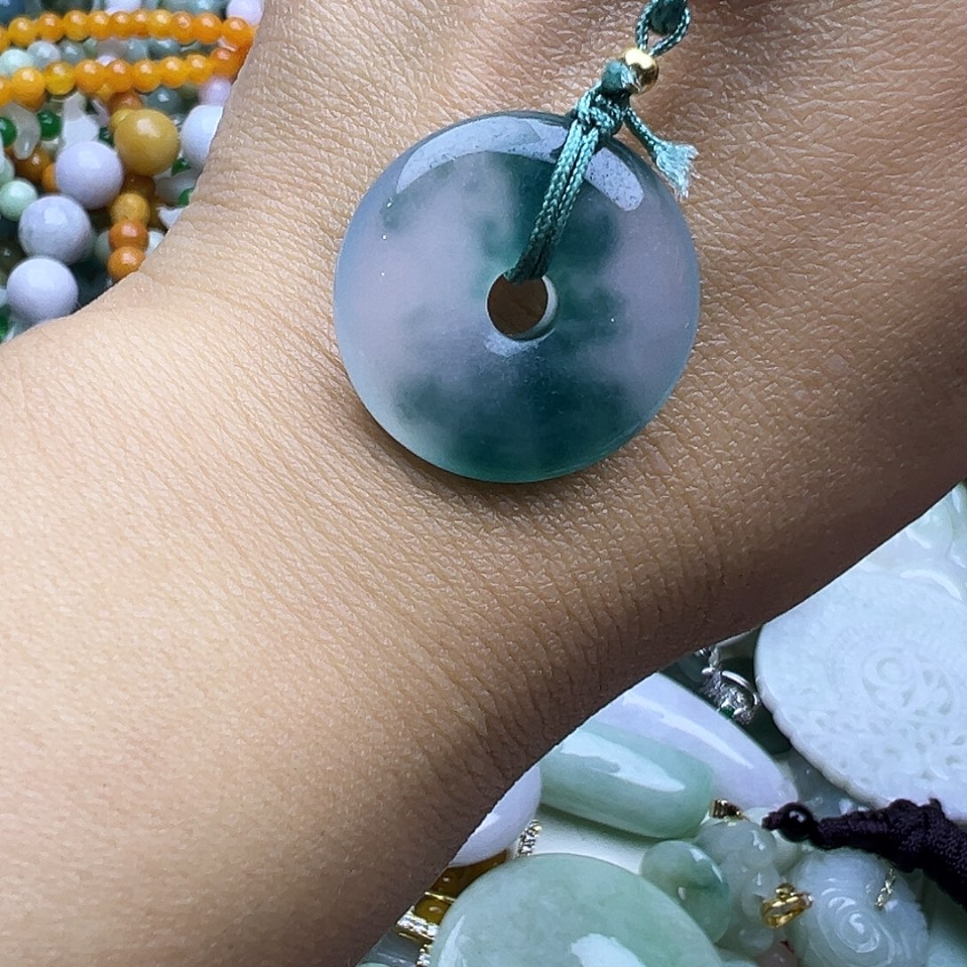 翡翠未镶嵌颈饰富贵