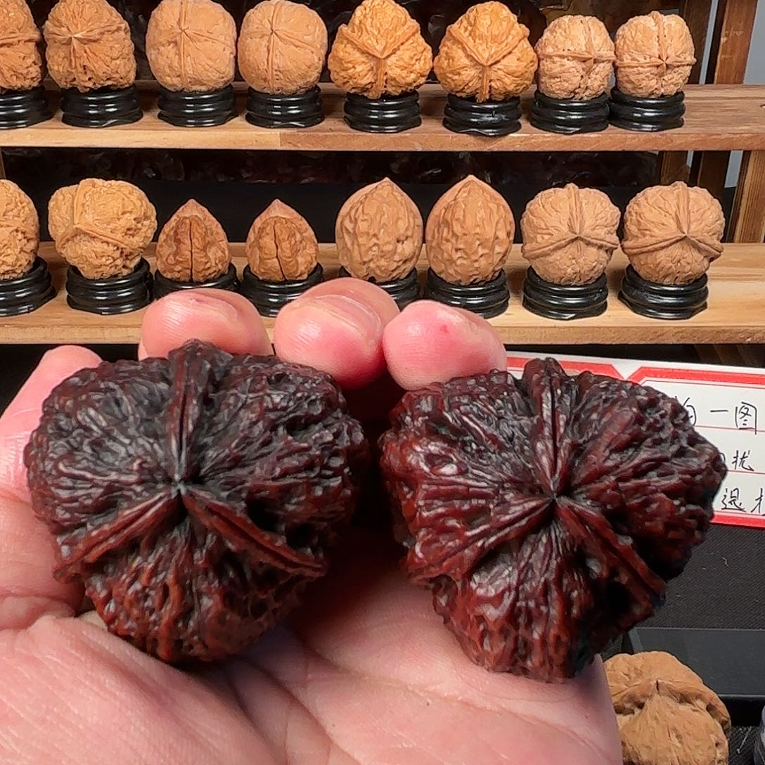 H***哥吊坠文玩核桃虎印